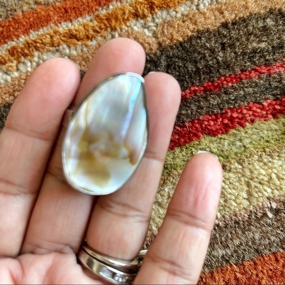 Mother of Pearl and Silver pendant and ring set - Picture 3 of 8